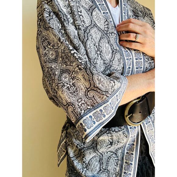 Max Studio Printed short Kimono Jacket Size Small boho Hippie Loungewear - Picture 8 of 9